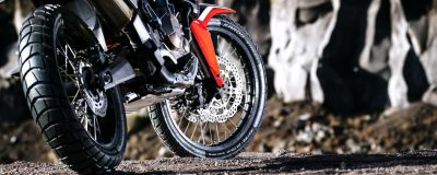 Pneumatici per enduro stradali, battaglia aperta tra i produttori